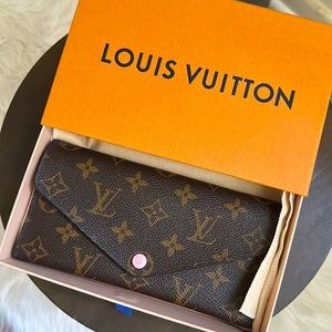 100% authentic Louis Vuitton Josephine Wallet